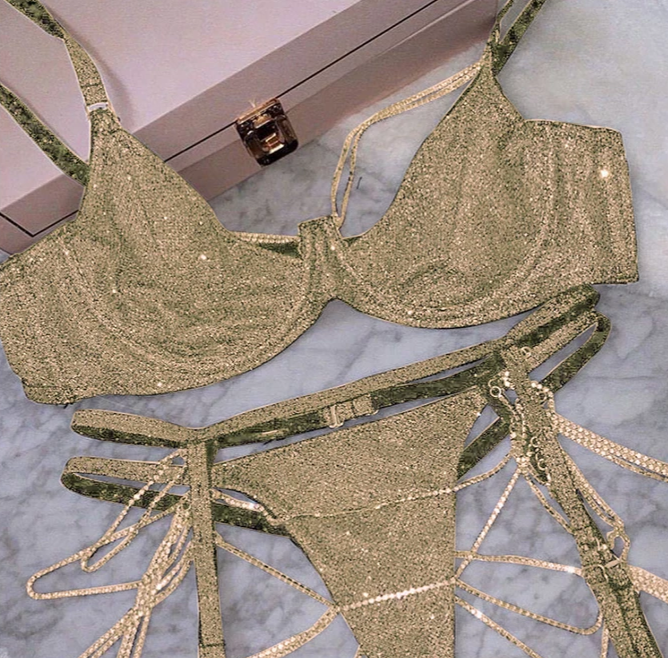 47936636682577|47936636715345|47936636748113